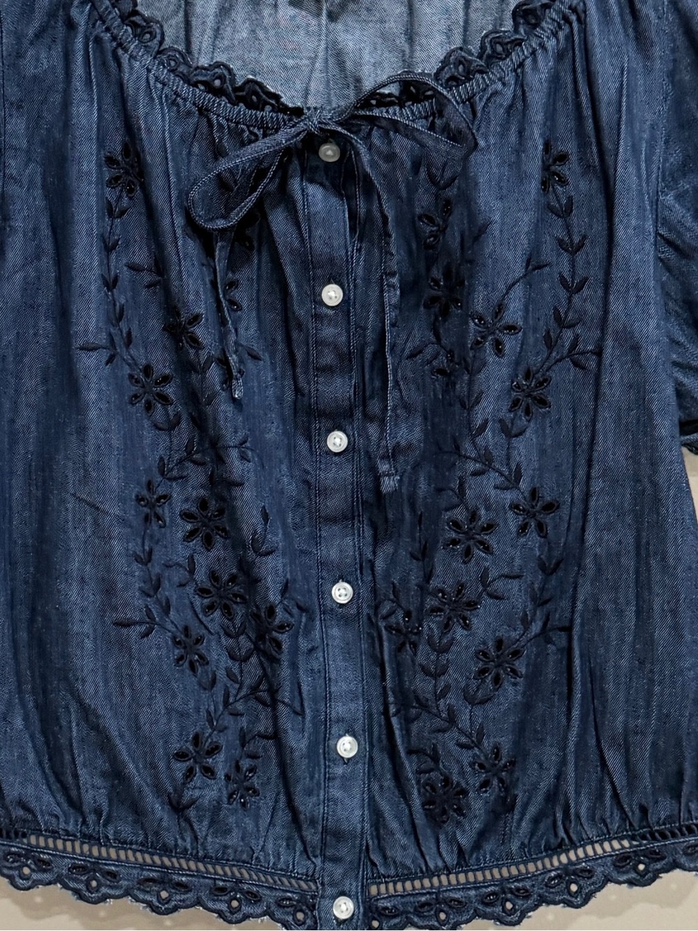 Free Assembly Floral Embroidered Eyelet Peasant Blouse Indigo Medium NWT - Picture 7 of 9